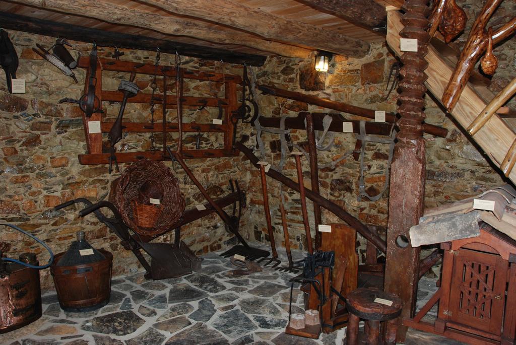 Parque Tematico Vale De Mouro Villa Eksteriør bilde